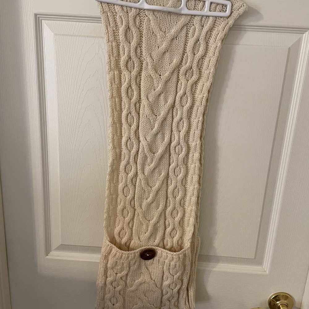 Irish wool Cable knit scarf with Pockets Winter Irish ☘️